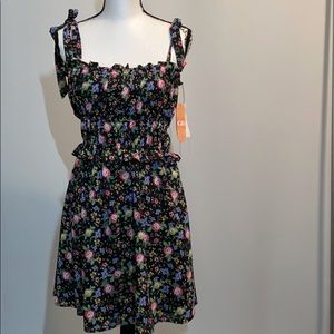 GB floral dress  👗 adjustable tie strap size med